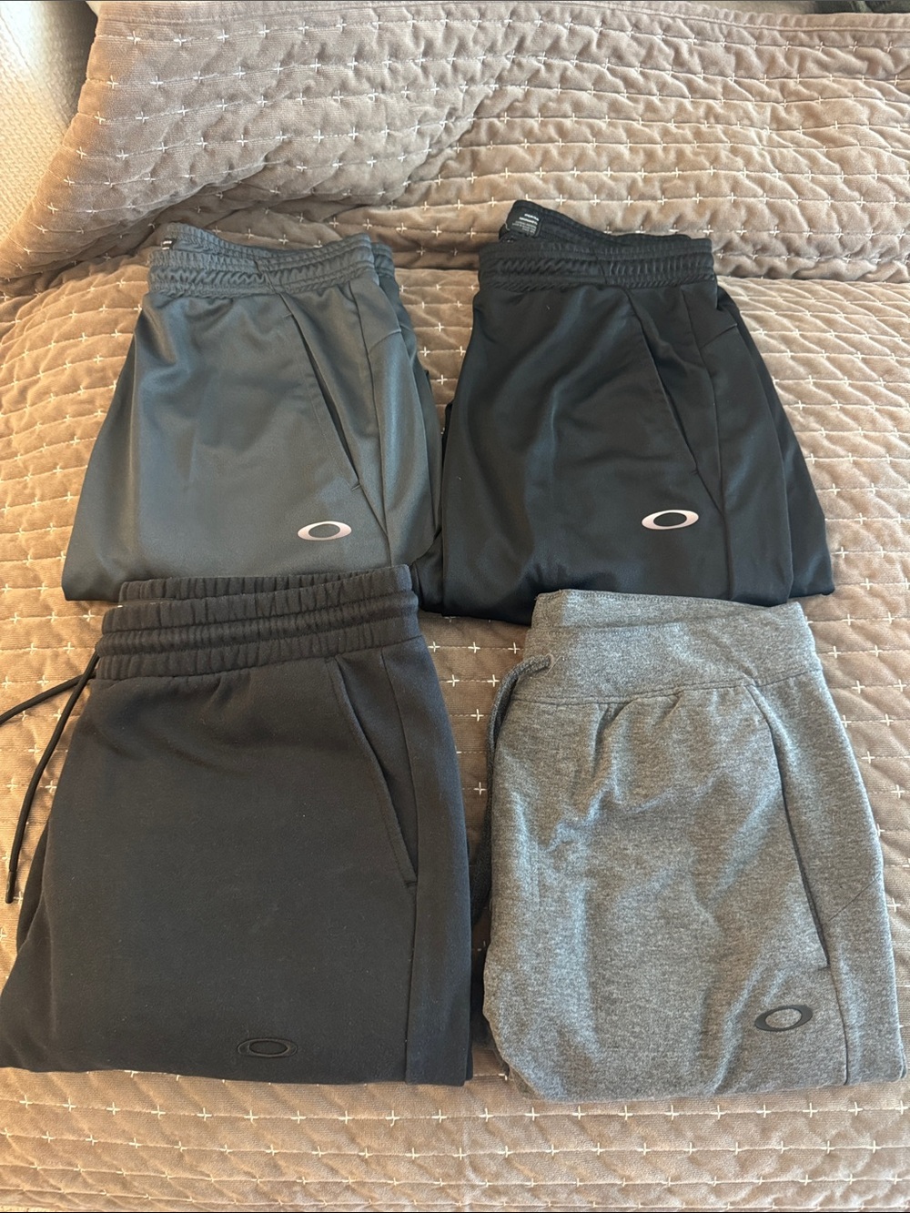 Oakley Mens Sweatpants Lot